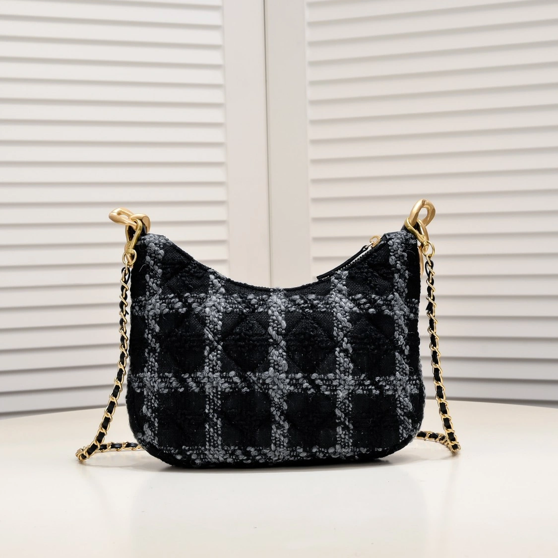 Chanel AAA Quality Messenger Bags For Women Trendy 1636