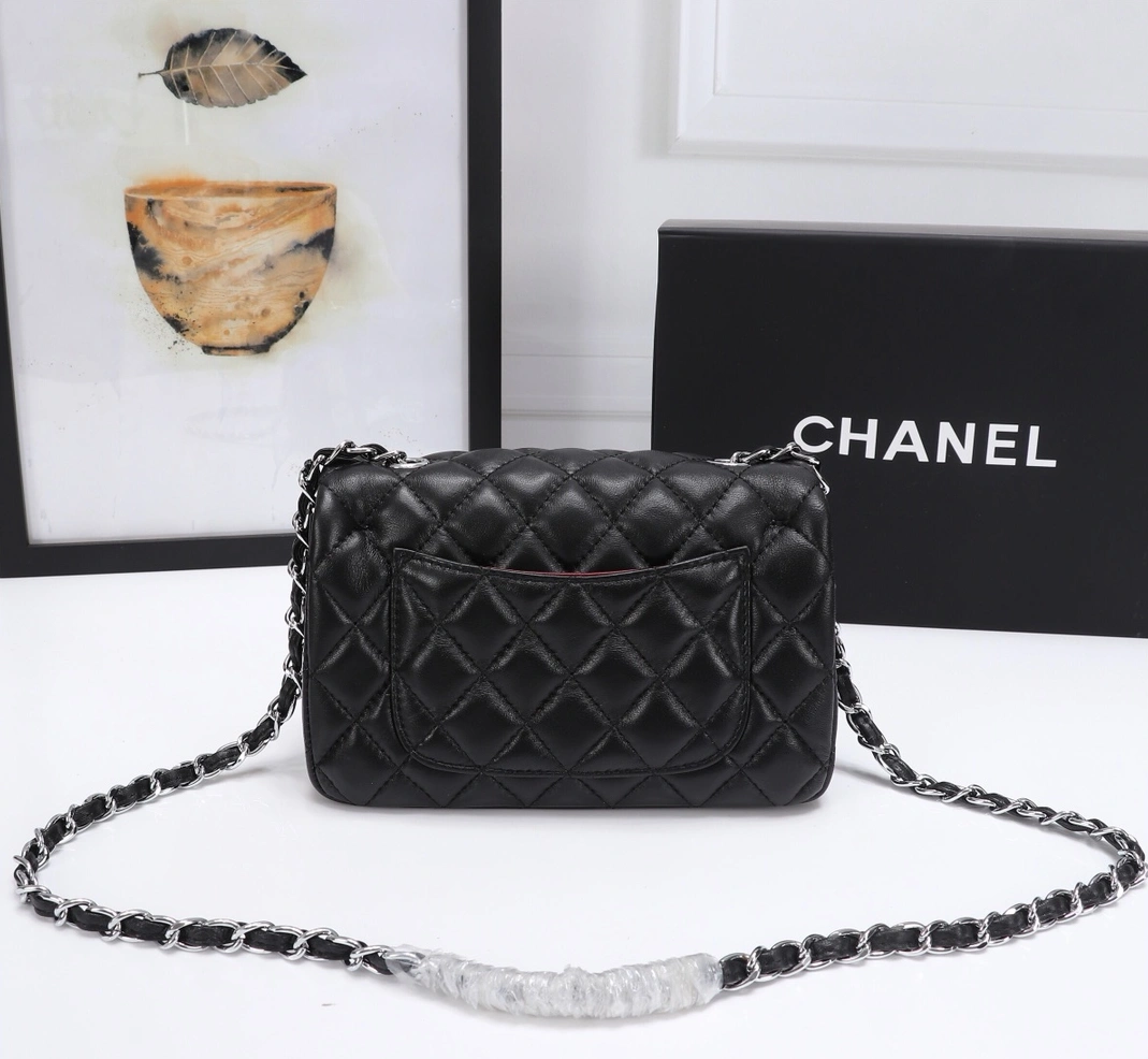 Chanel AAA Quality Messenger Bags For Women Trendy 2372