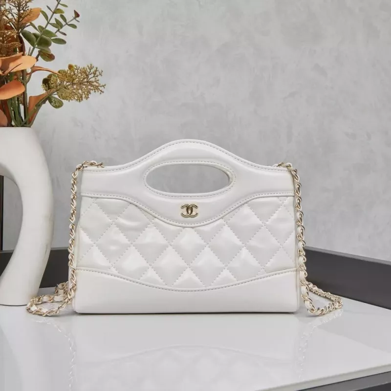 Chanel AAA Quality Messenger Bags For Women UrbanStyle 2351
