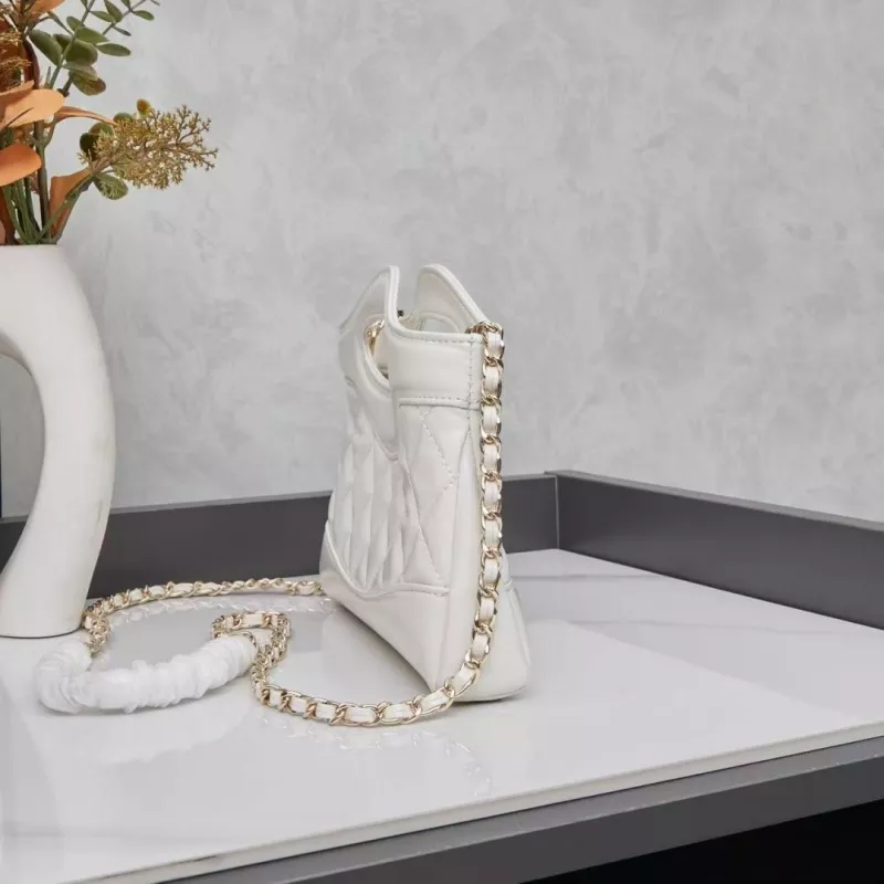 Chanel AAA Quality Messenger Bags For Women UrbanStyle 2351
