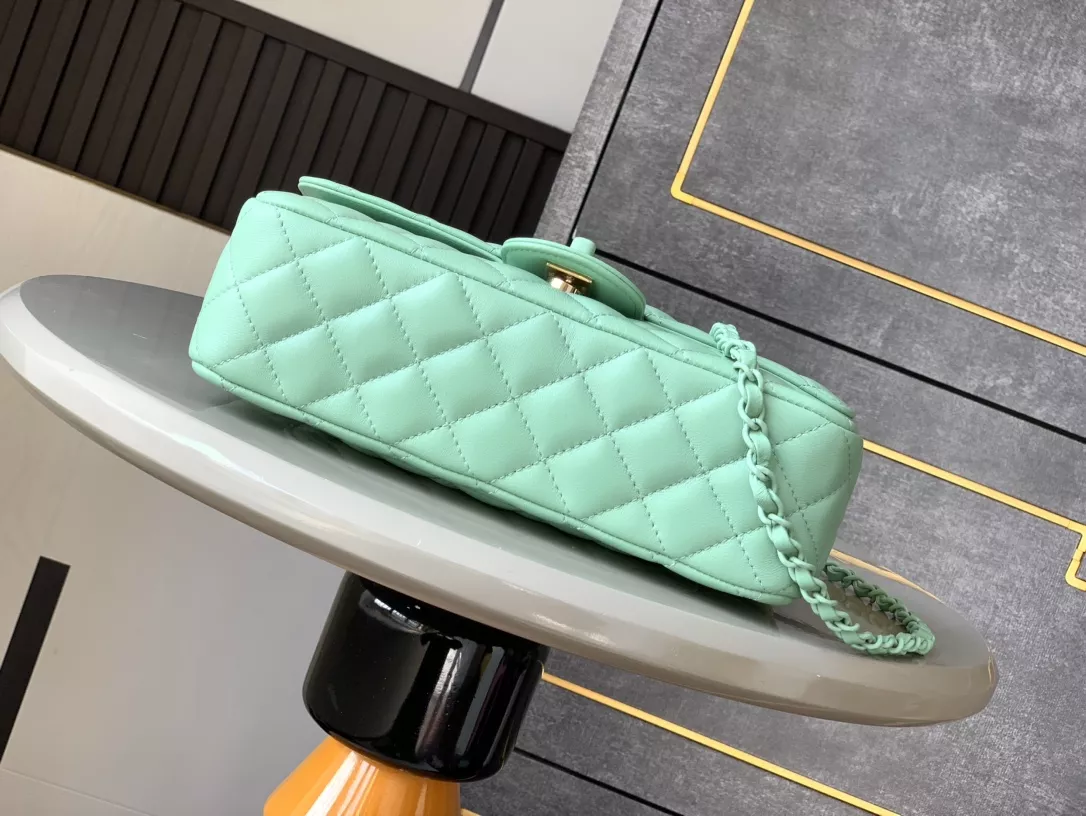 Chanel AAA Quality Messenger Bags For Women UrbanStyle 3472