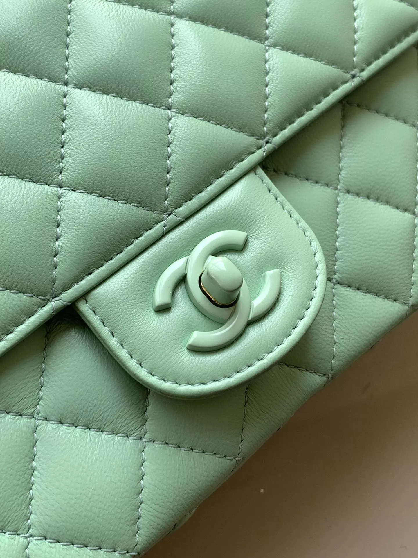 Chanel AAA Quality Messenger Bags For Women UrbanStyle 3472