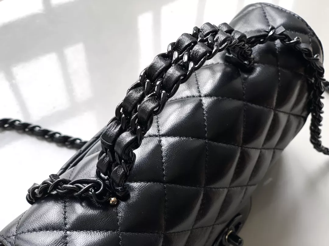 Chanel AAA Quality Messenger Bags For Women Versatile 2579