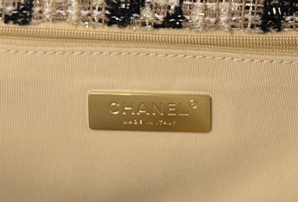 Chanel AAA Quality Messenger Bags For Women Versatile 4576