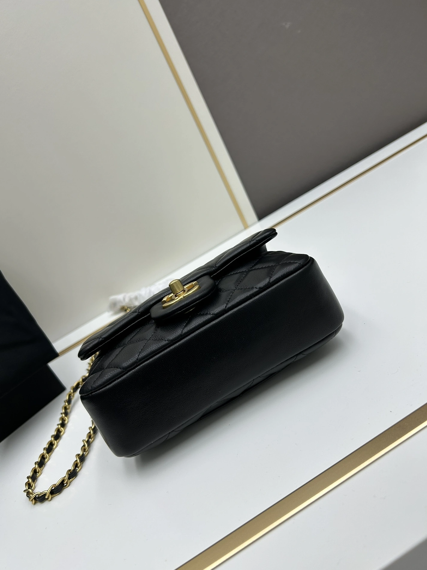 Chanel AAA Quality Messenger Bags For Women Versatile 9270