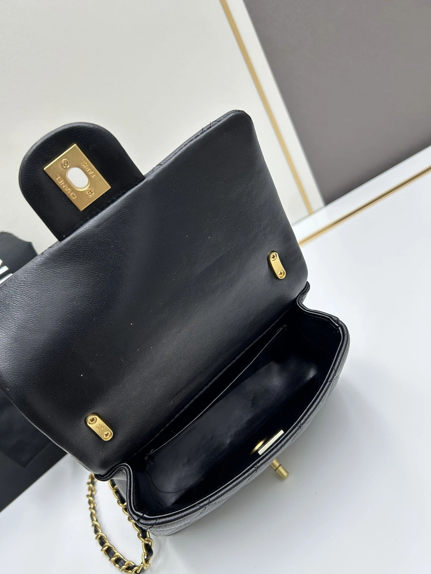 Chanel AAA Quality Messenger Bags For Women Versatile 9270