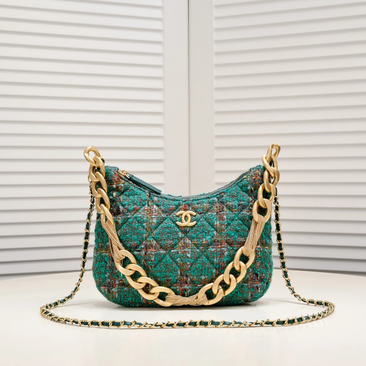 Chanel AAA Quality Messenger Bags For Women Versatile 927
