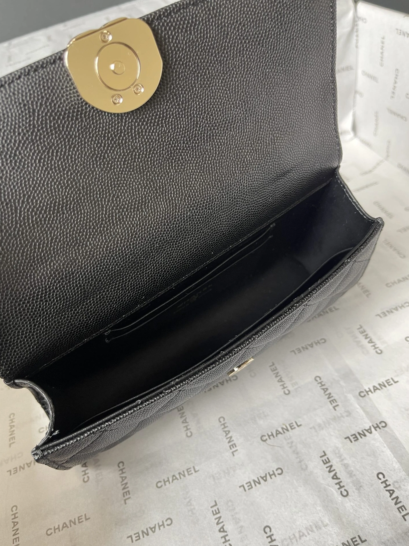 Chanel AAA Quality Messenger Bags For Women Vibrant 1354