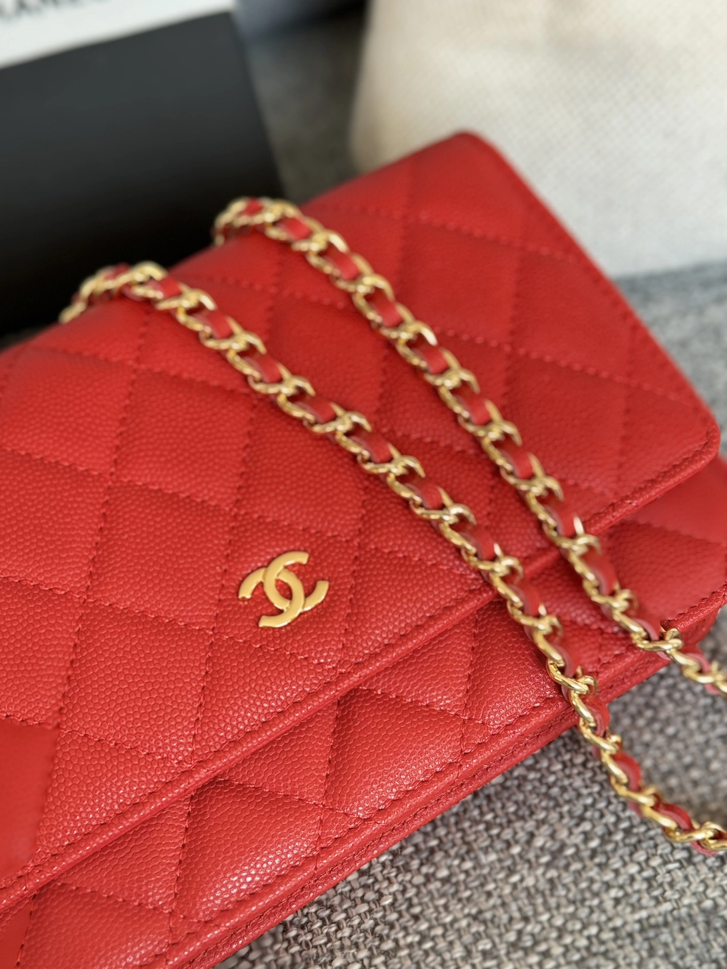 Chanel AAA Quality Messenger Bags In Gold For Women Durable 818
