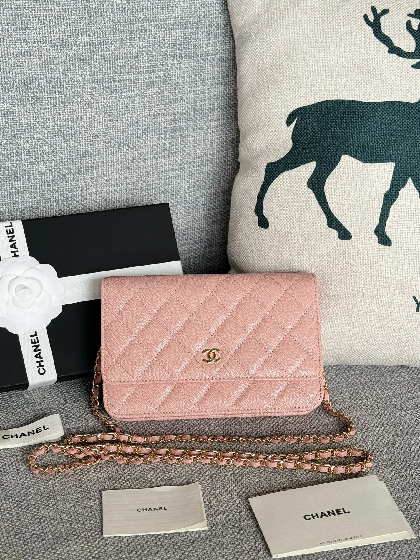 Chanel AAA Quality Messenger Bags In Gold For Women Popular 9545