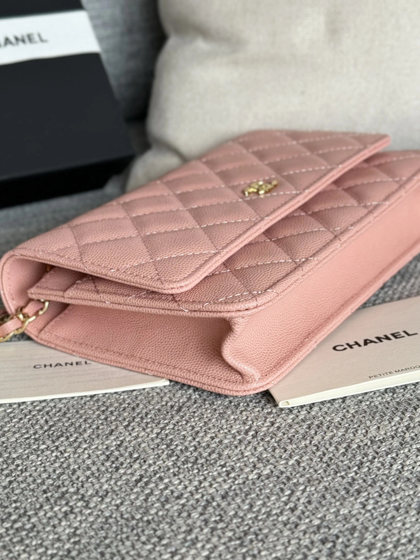 Chanel AAA Quality Messenger Bags In Gold For Women Popular 9545