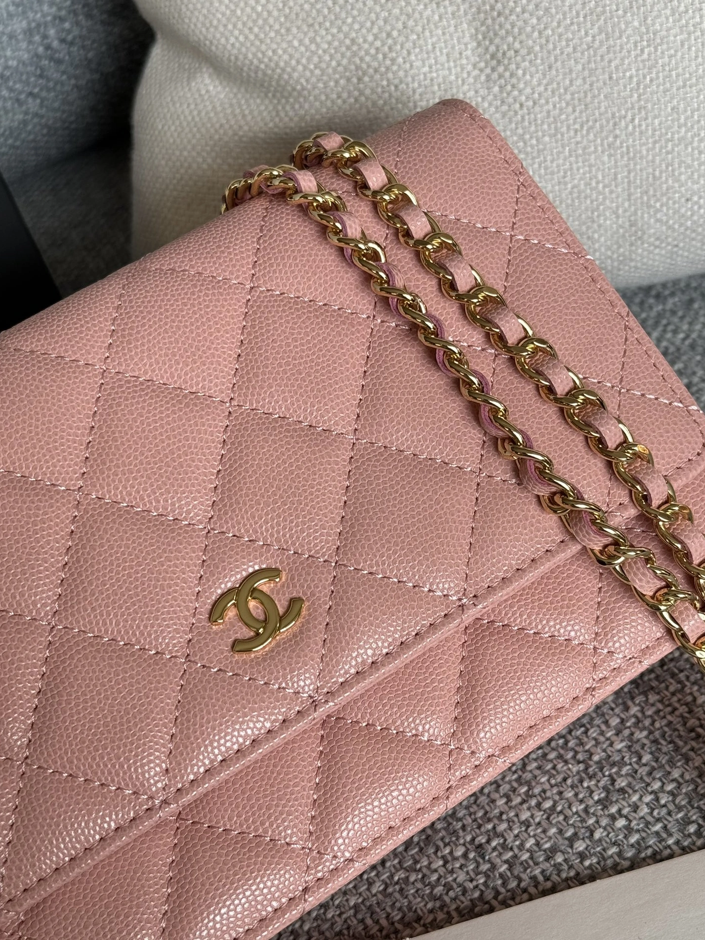 Chanel AAA Quality Messenger Bags In Gold For Women Popular 9545