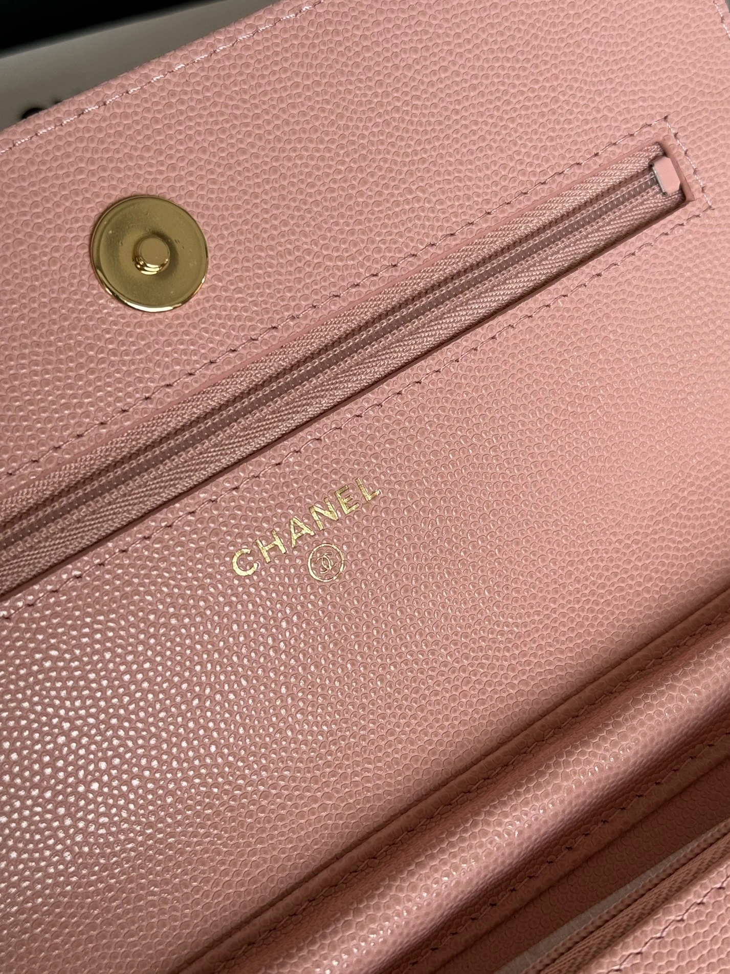 Chanel AAA Quality Messenger Bags In Gold For Women Popular 9545