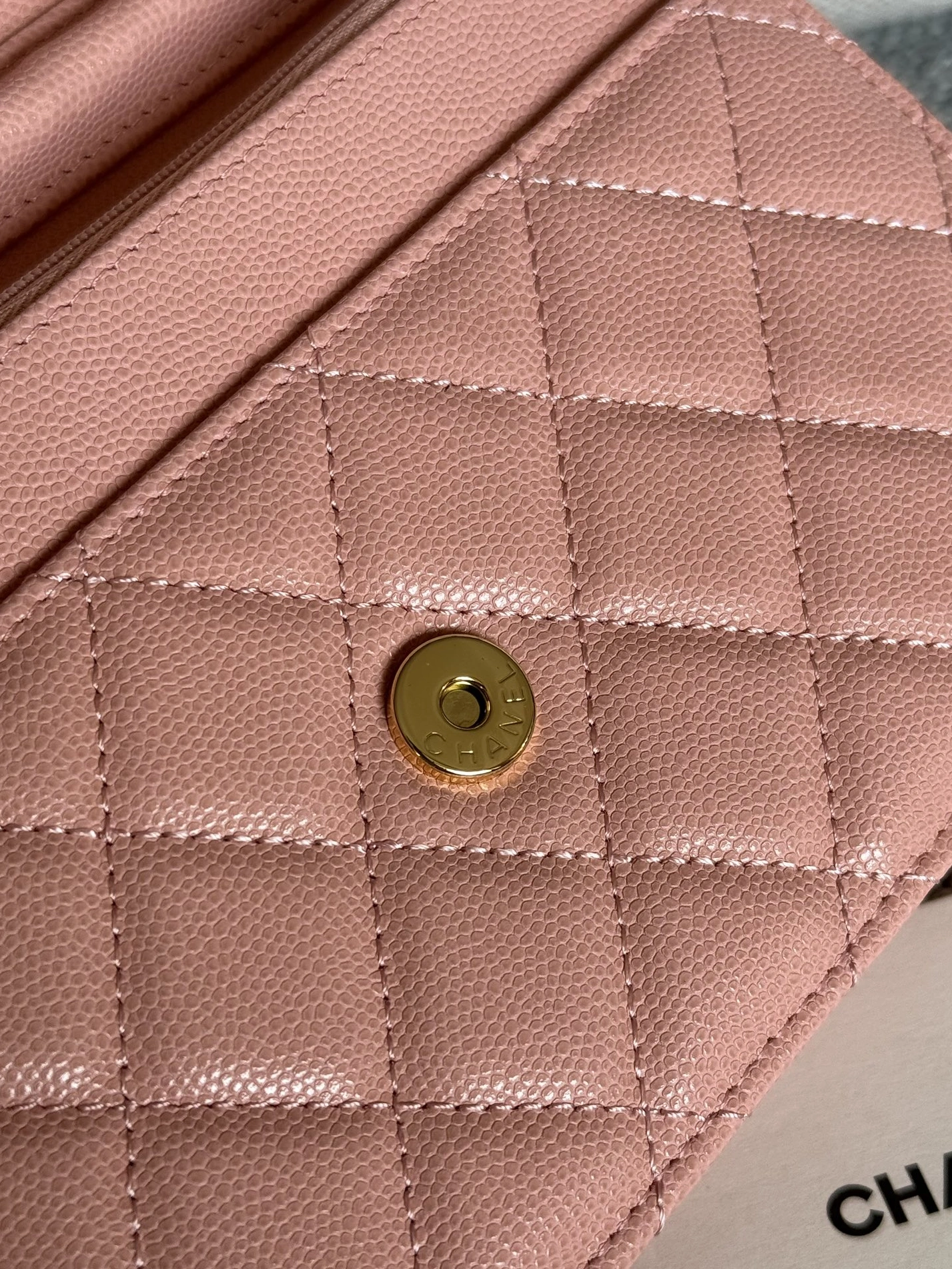 Chanel AAA Quality Messenger Bags In Gold For Women Popular 9545