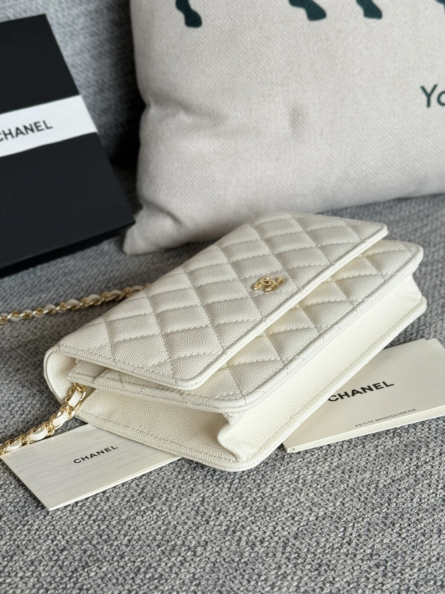Chanel AAA Quality Messenger Bags In Gold For Women Resilient 6309