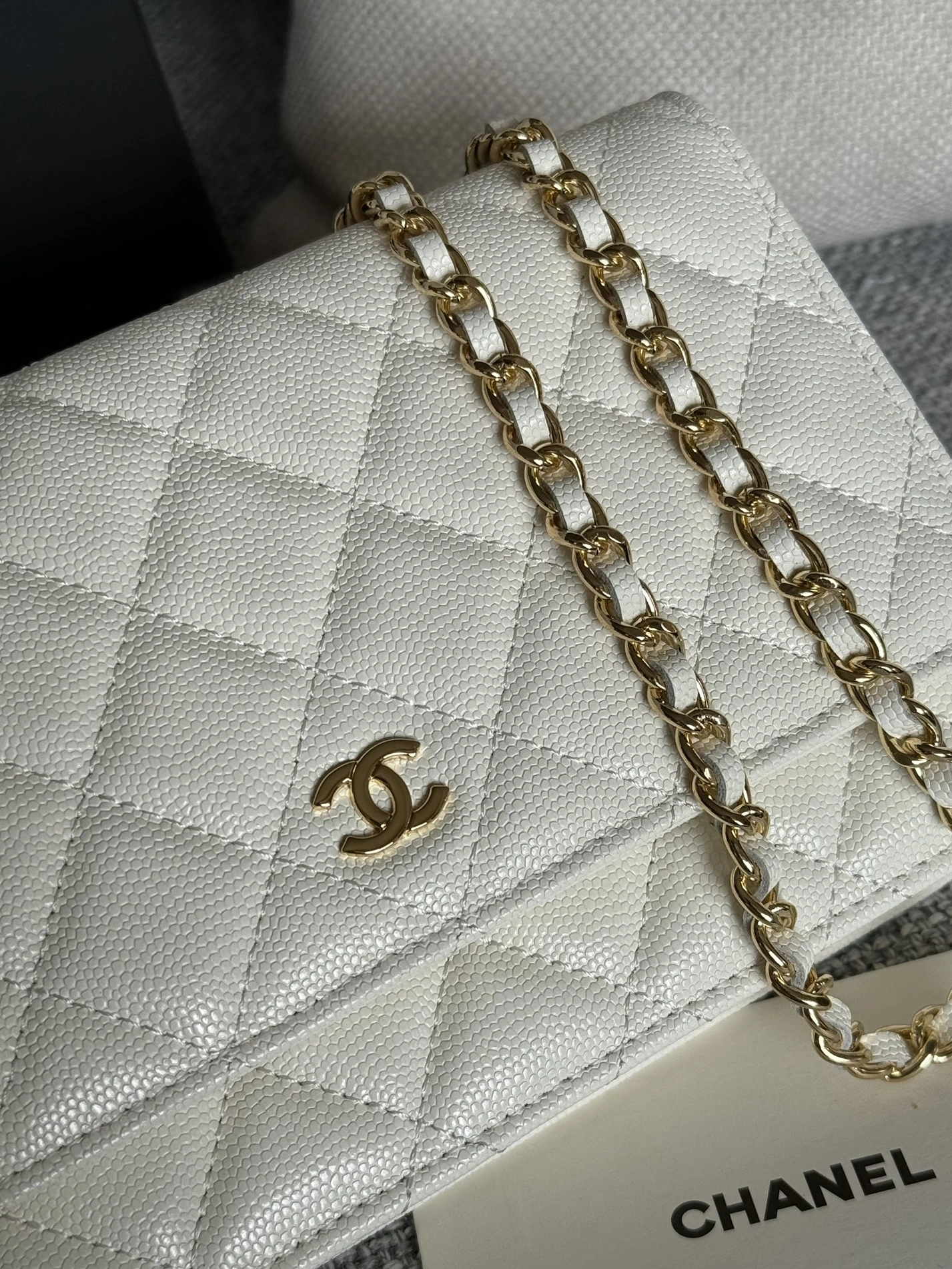 Chanel AAA Quality Messenger Bags In Gold For Women Resilient 6309