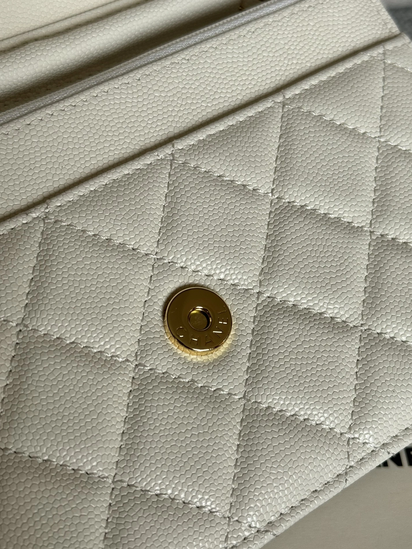 Chanel AAA Quality Messenger Bags In Gold For Women Resilient 6309