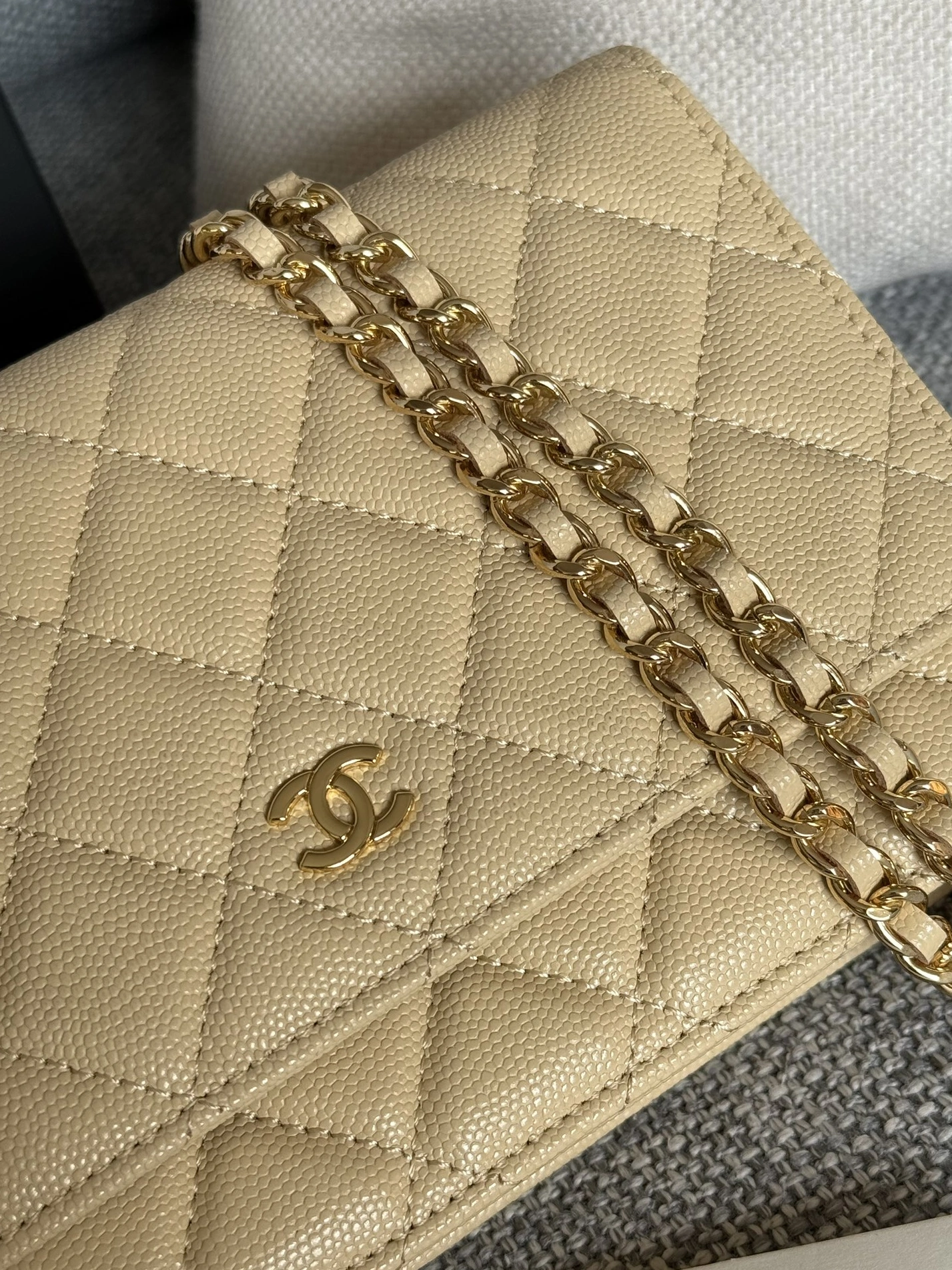 Chanel AAA Quality Messenger Bags In Gold For Women Trendy 3118