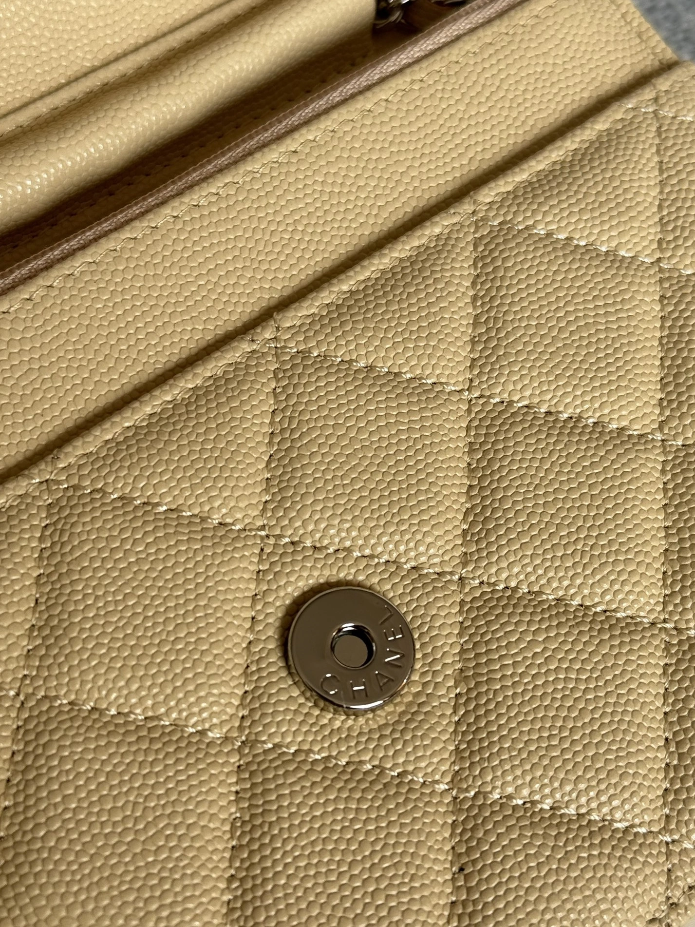 Chanel AAA Quality Messenger Bags In Silver For Women HighQuality 7305