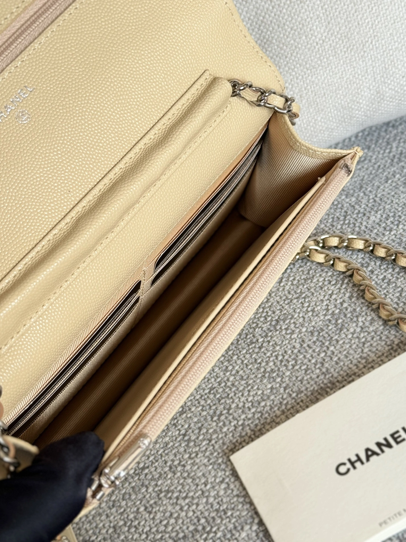 Chanel AAA Quality Messenger Bags In Silver For Women HighQuality 7305
