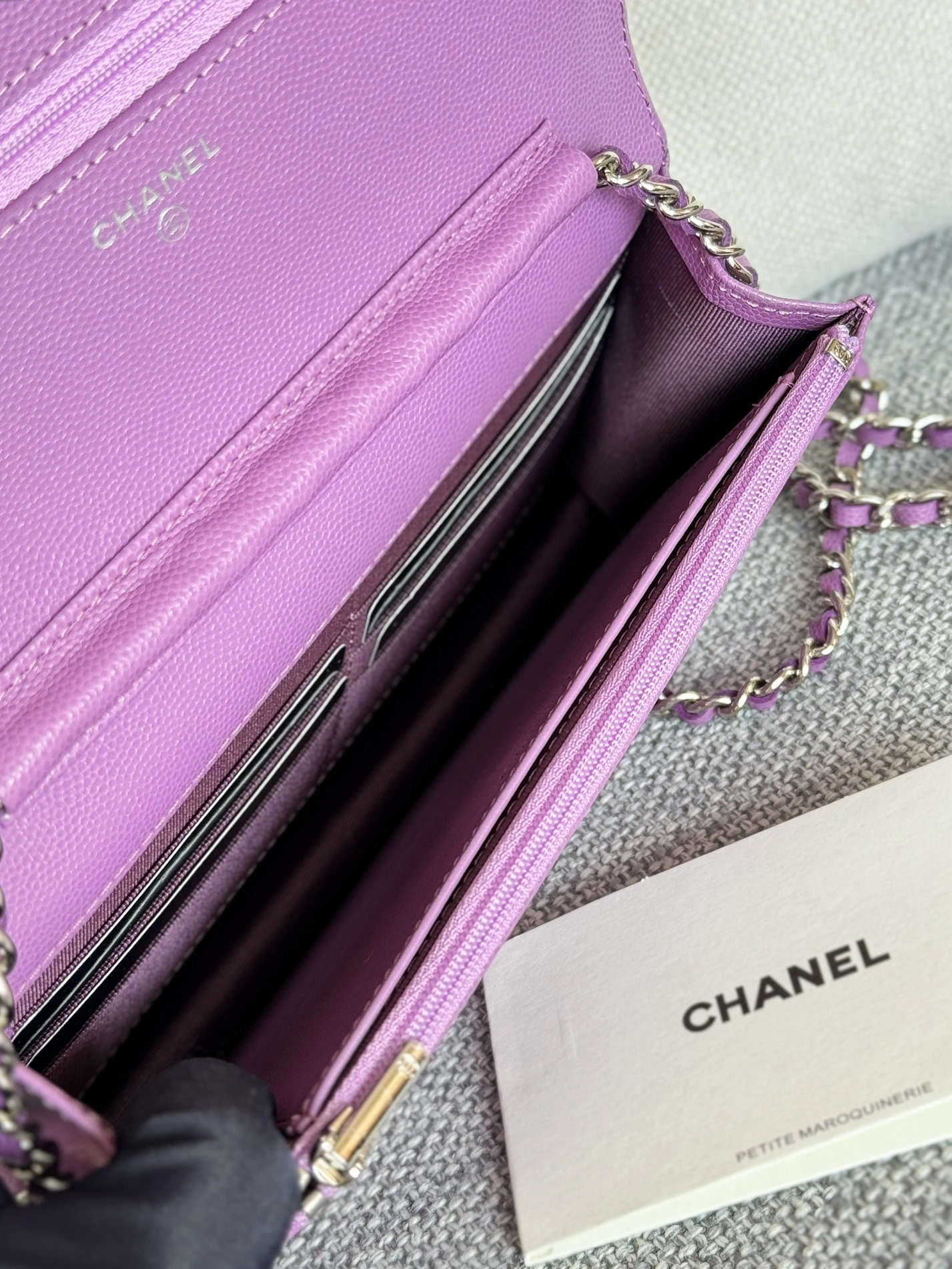 Chanel AAA Quality Messenger Bags In Silver For Women Trendy 7025
