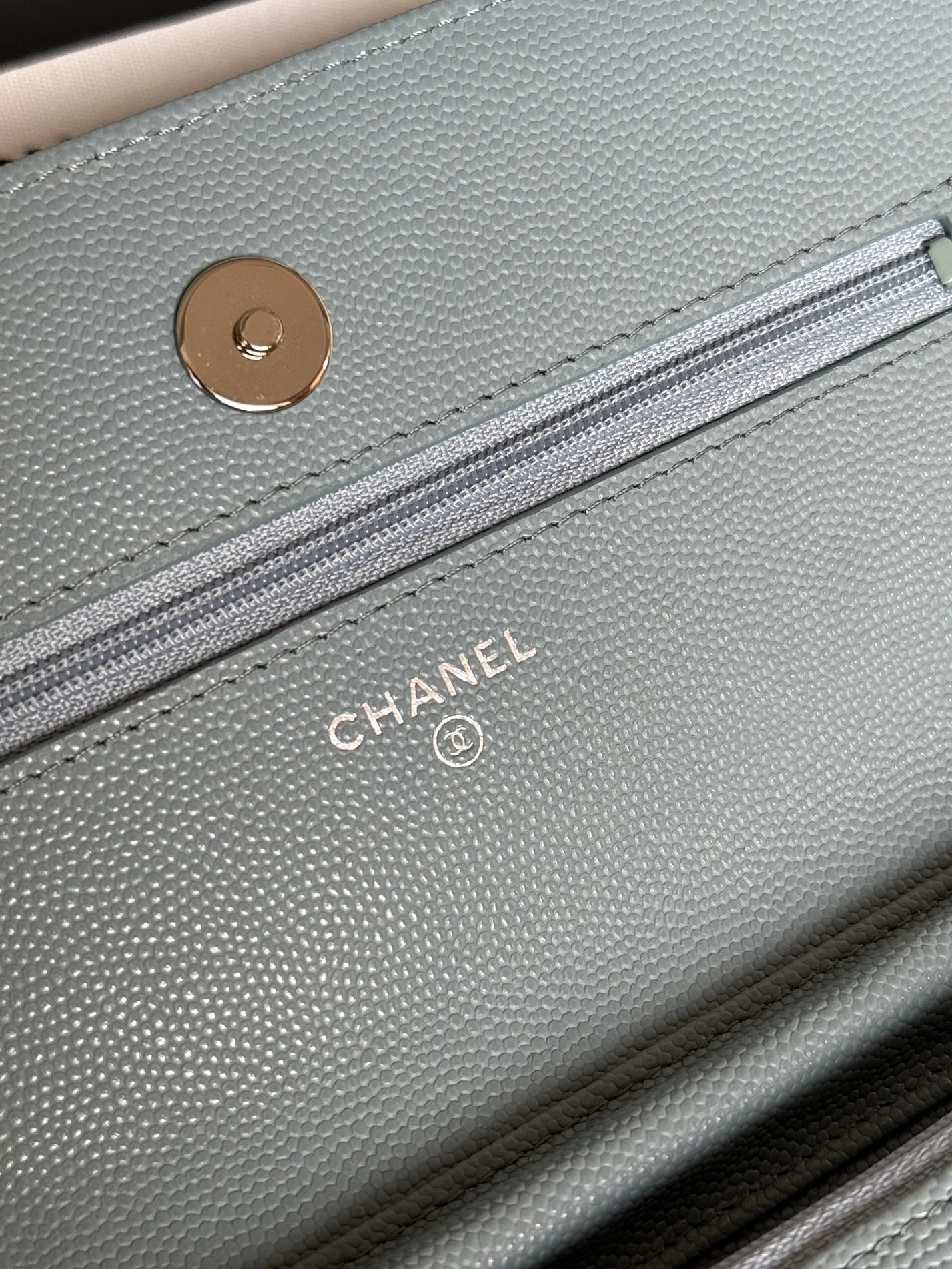 Chanel AAA Quality Messenger Bags In Silver For Women Versatile 9358