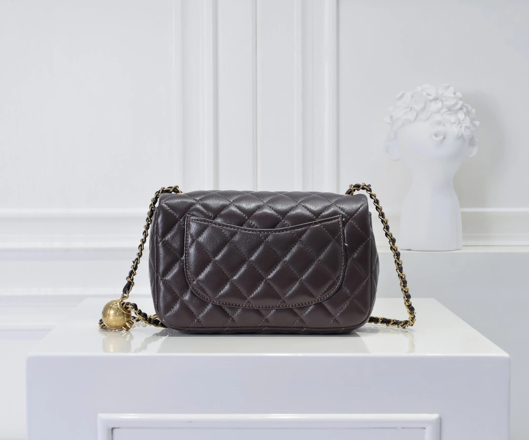 Chanel AAA Quality Messenger Bags Trendsetting 4715