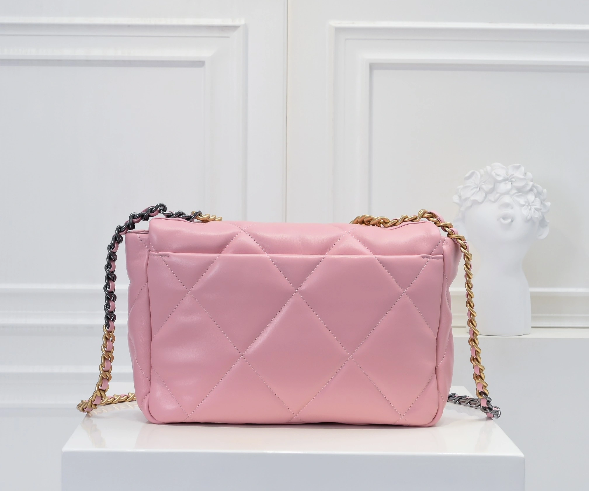 Chanel AAA Quality Messenger Bags Unique 1601