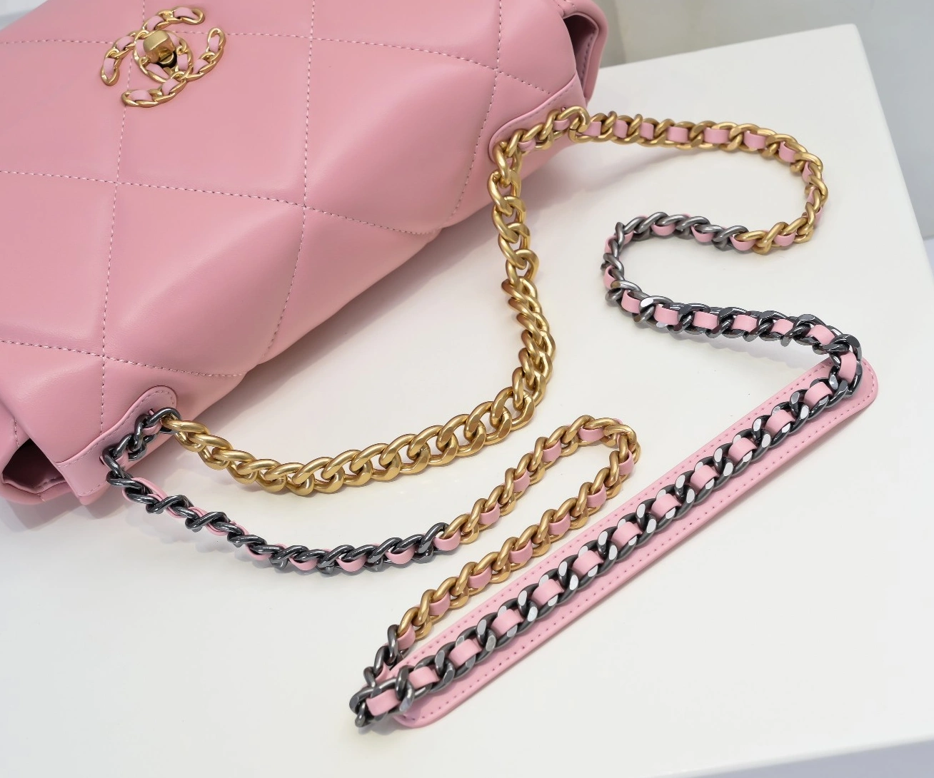 Chanel AAA Quality Messenger Bags Unique 1601