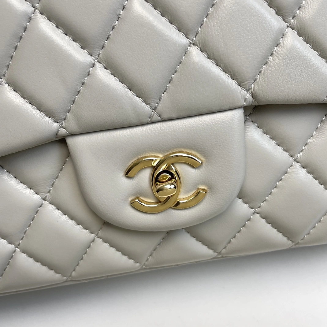 Chanel AAA Quality Shoulder Bags For Women Affordable 3493