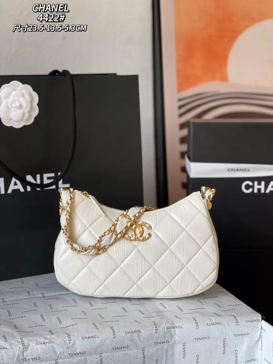 Chanel AAA Quality Shoulder Bags For Women AllSeason 9380