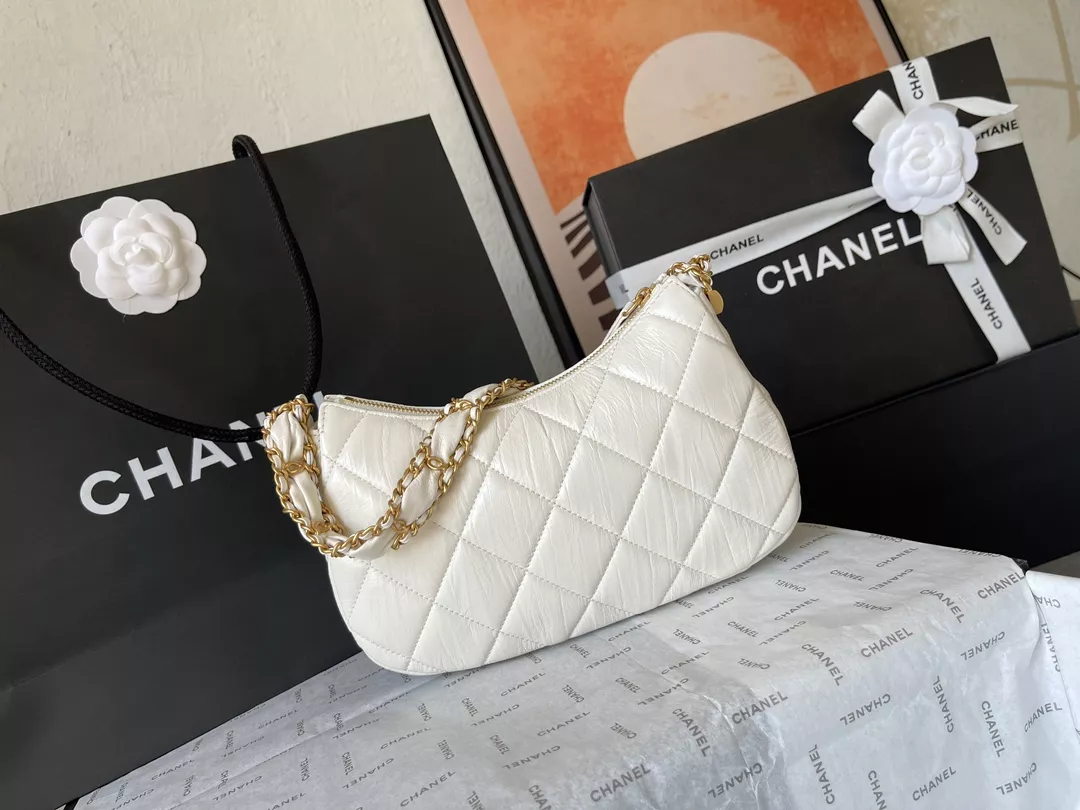 Chanel AAA Quality Shoulder Bags For Women AllSeason 9380