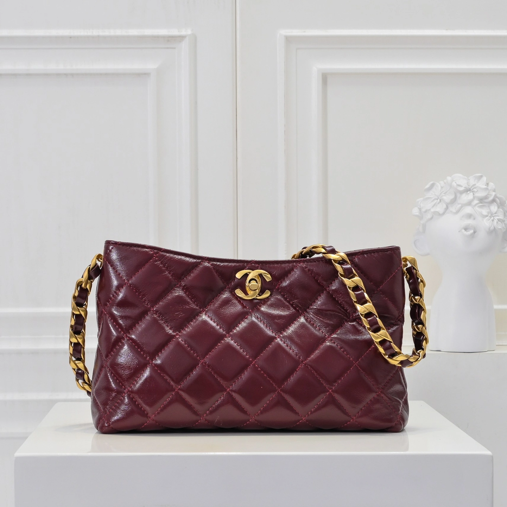 Chanel AAA Quality Shoulder Bags For Women AllSeason 976