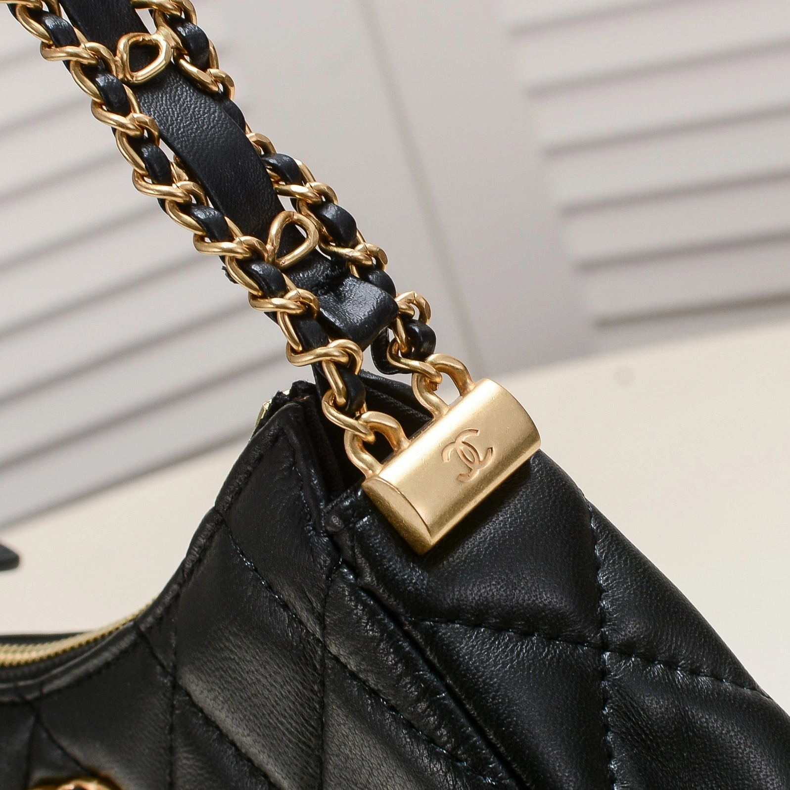 Chanel AAA Quality Shoulder Bags For Women Bold 5994