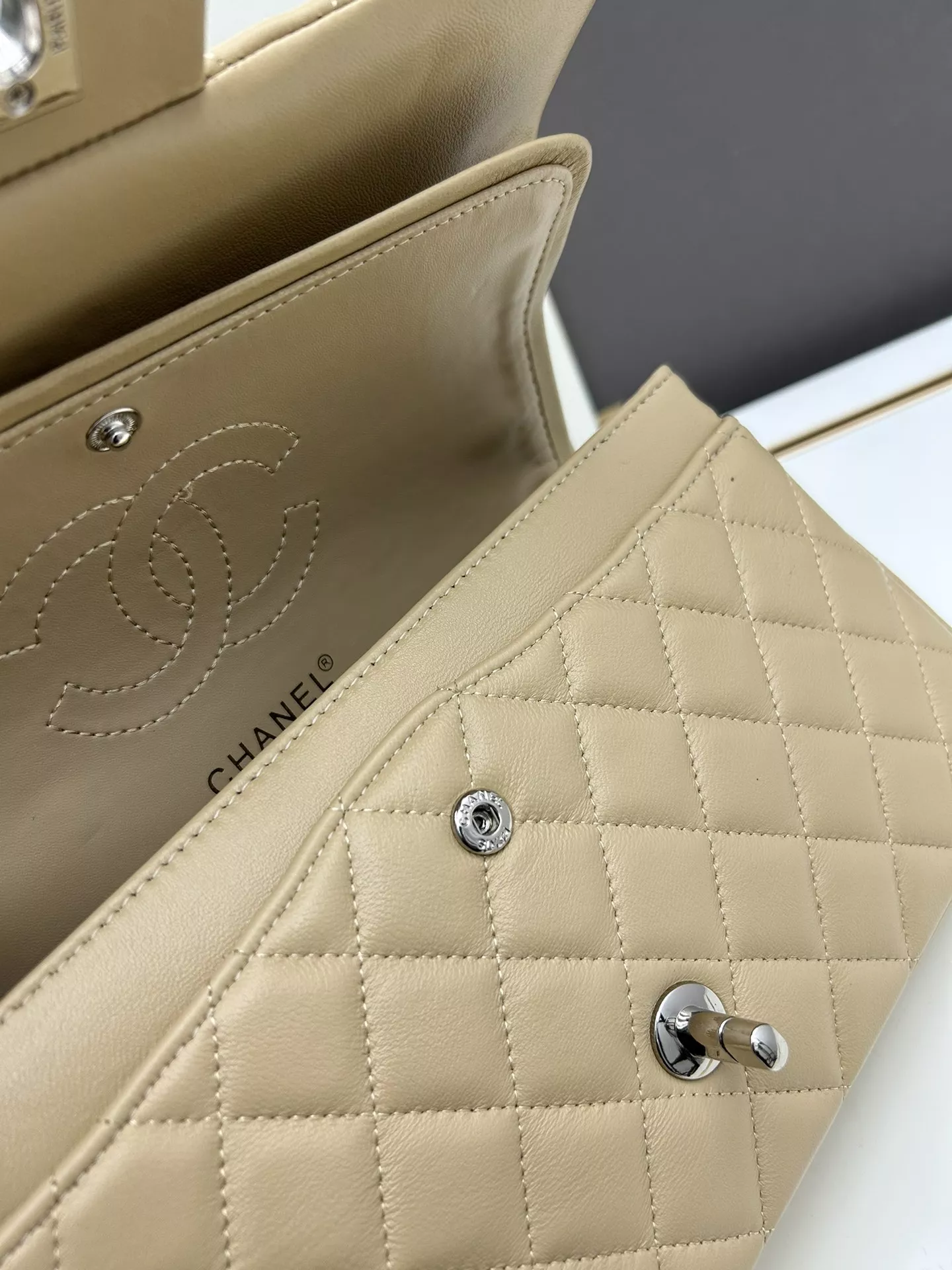 Chanel AAA Quality Shoulder Bags For Women Modern 5984