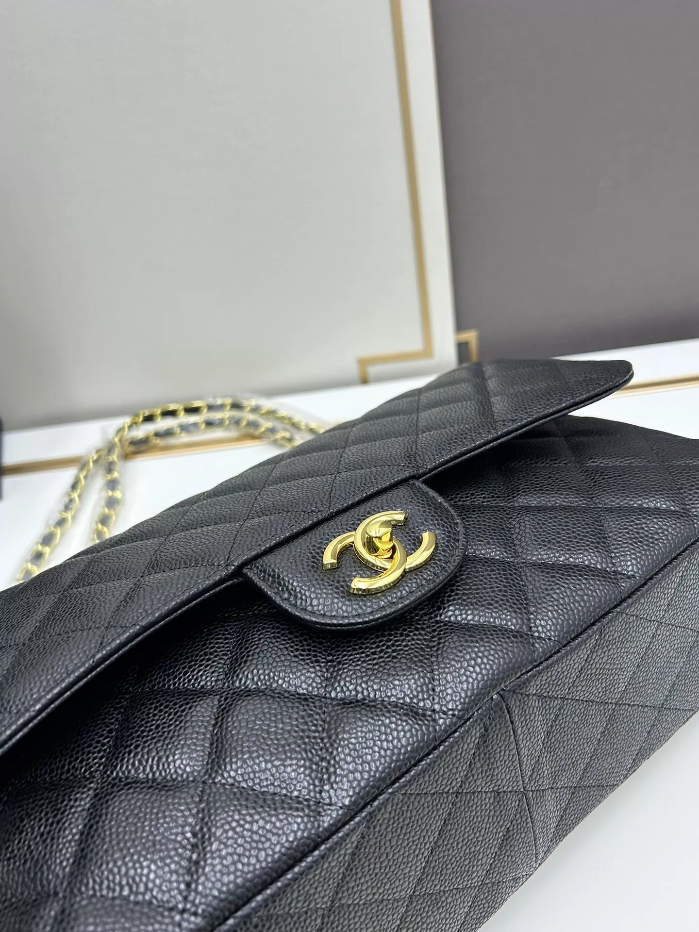 Chanel AAA Quality Shoulder Bags For Women Refined 2240