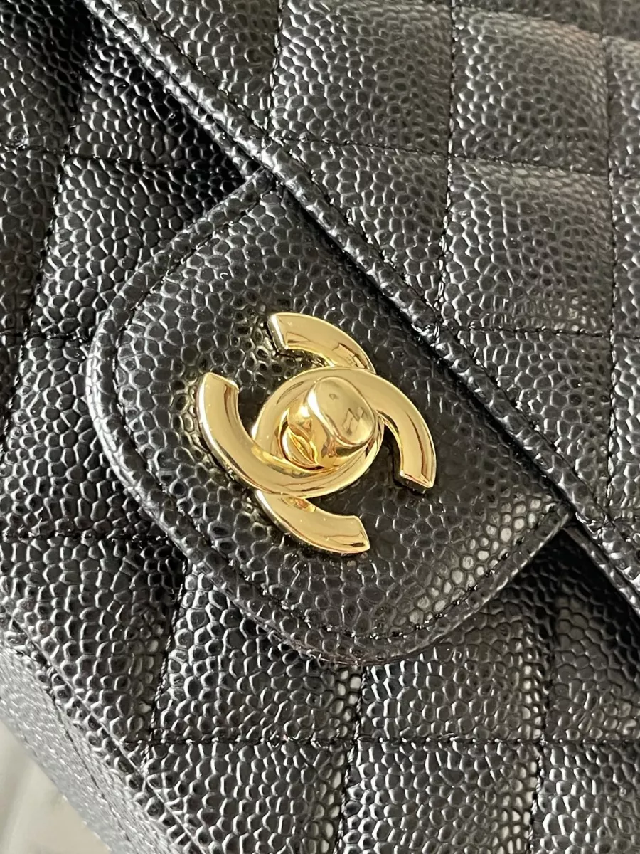 Chanel AAA Quality Shoulder Bags For Women Sleek 8496
