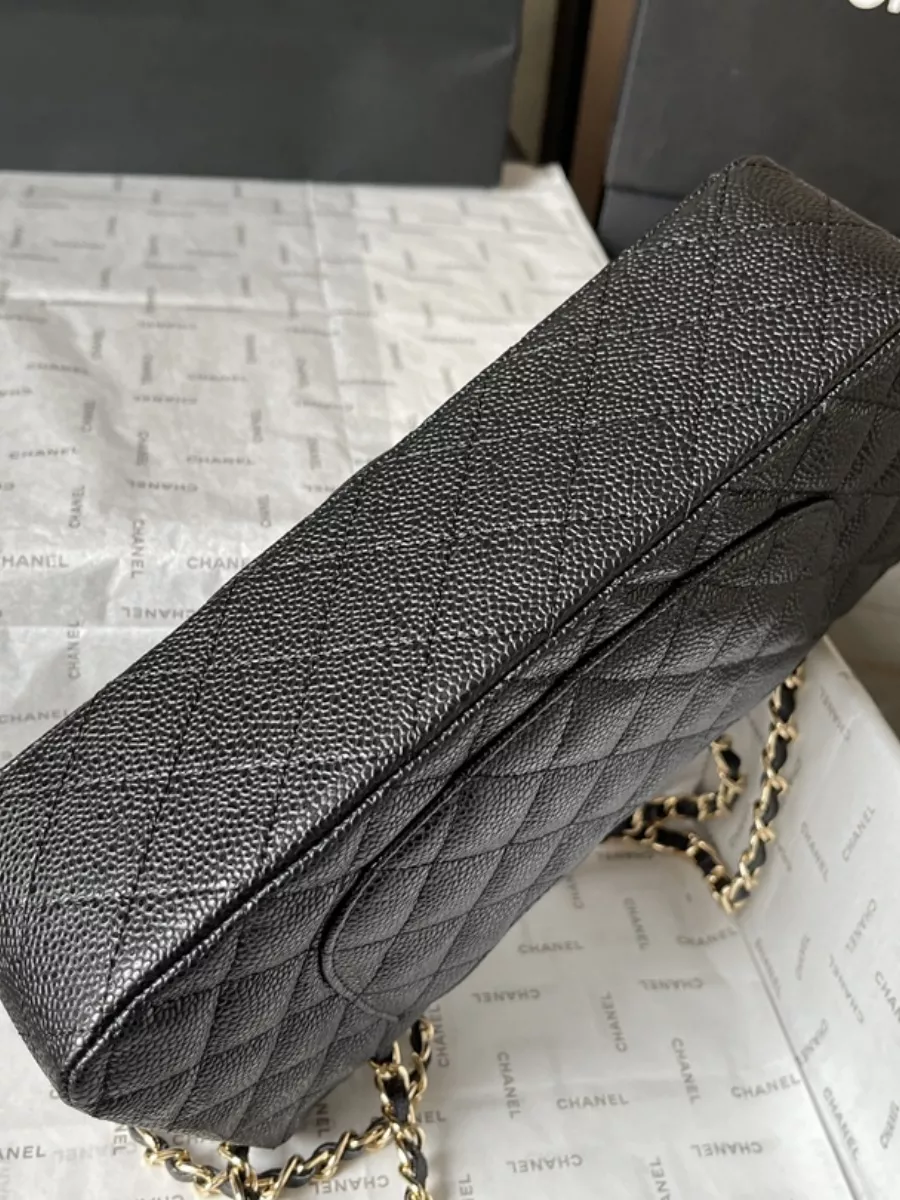Chanel AAA Quality Shoulder Bags For Women Sleek 8496