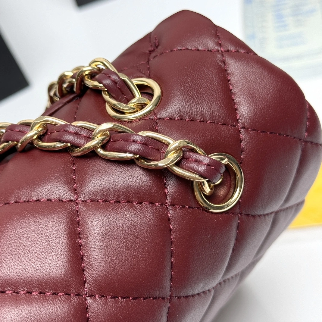 Chanel AAA Quality Shoulder Bags For Women Sleek 9931