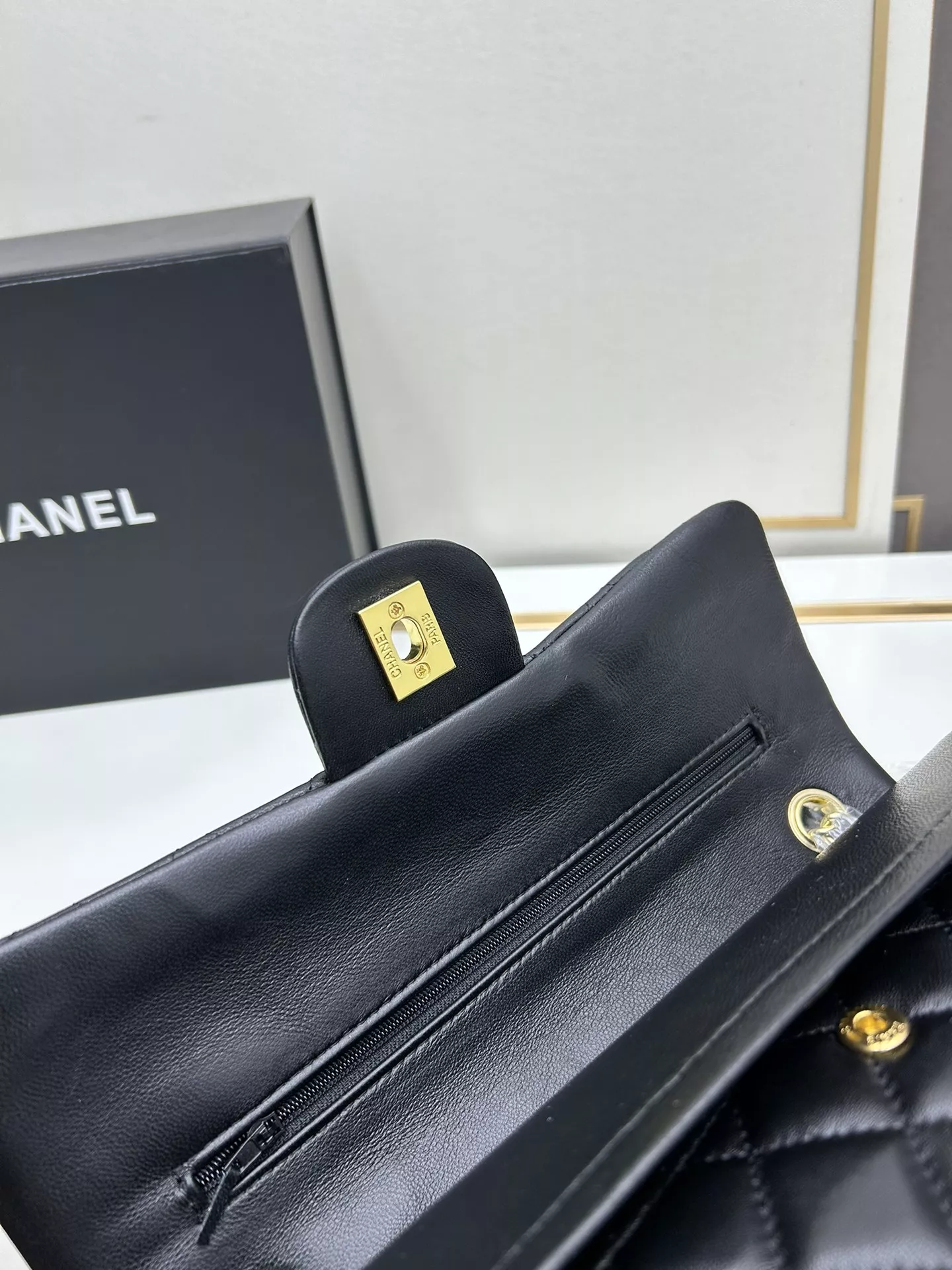 Chanel AAA Quality Shoulder Bags For Women Soft 559