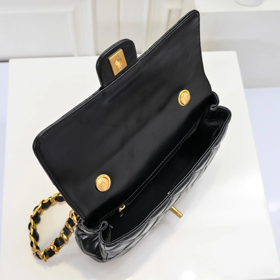 Chanel AAA Quality Shoulder Bags For Women StreetReady 6313