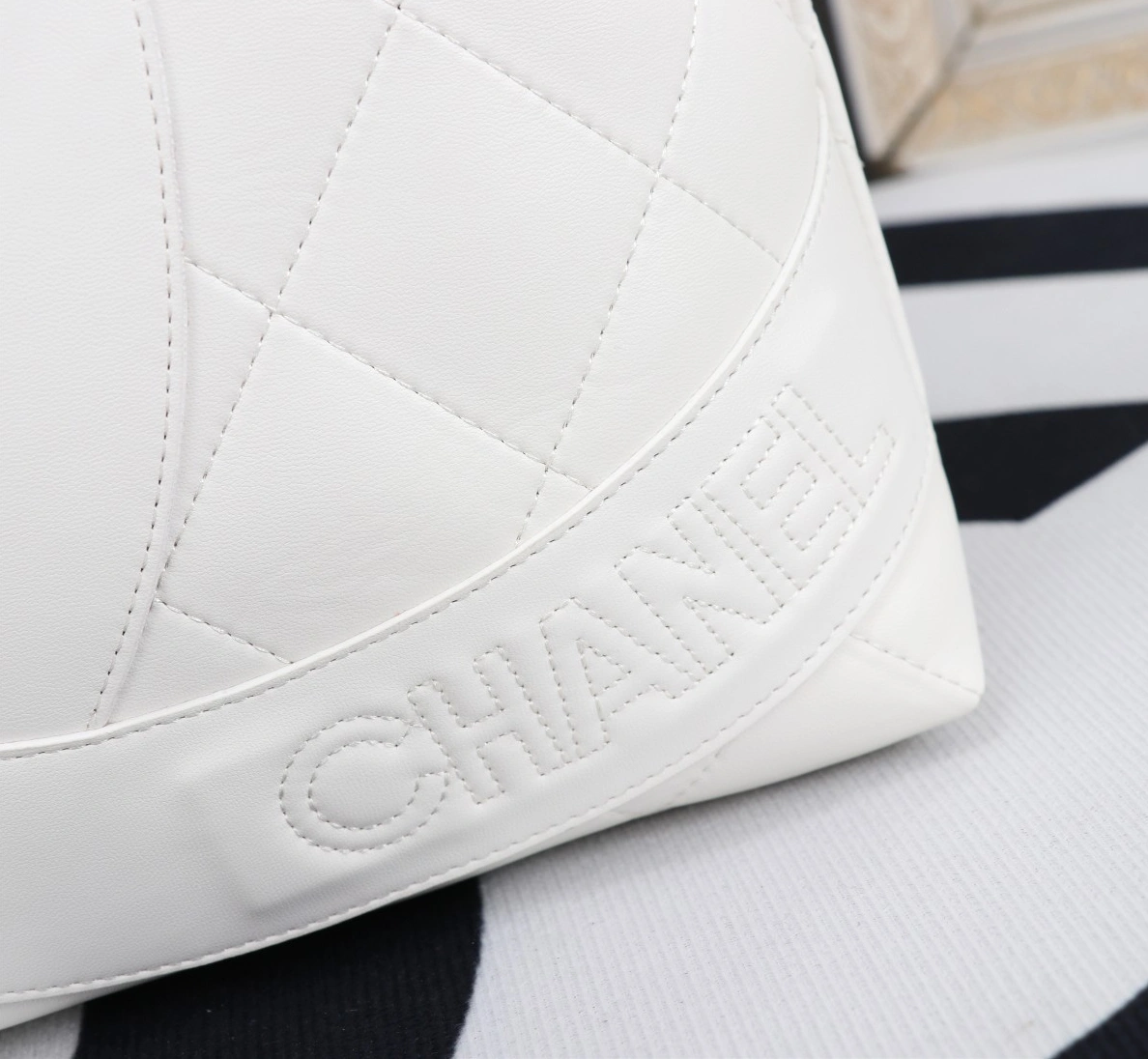 Chanel AAA Quality Shoulder Bags For Women Trendsetting 6592