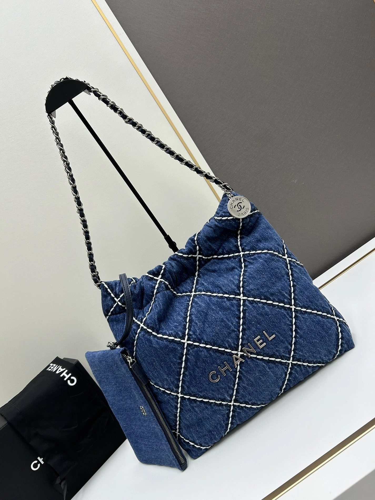 Chanel AAA Quality Shoulder Bags For Women Versatile 8132