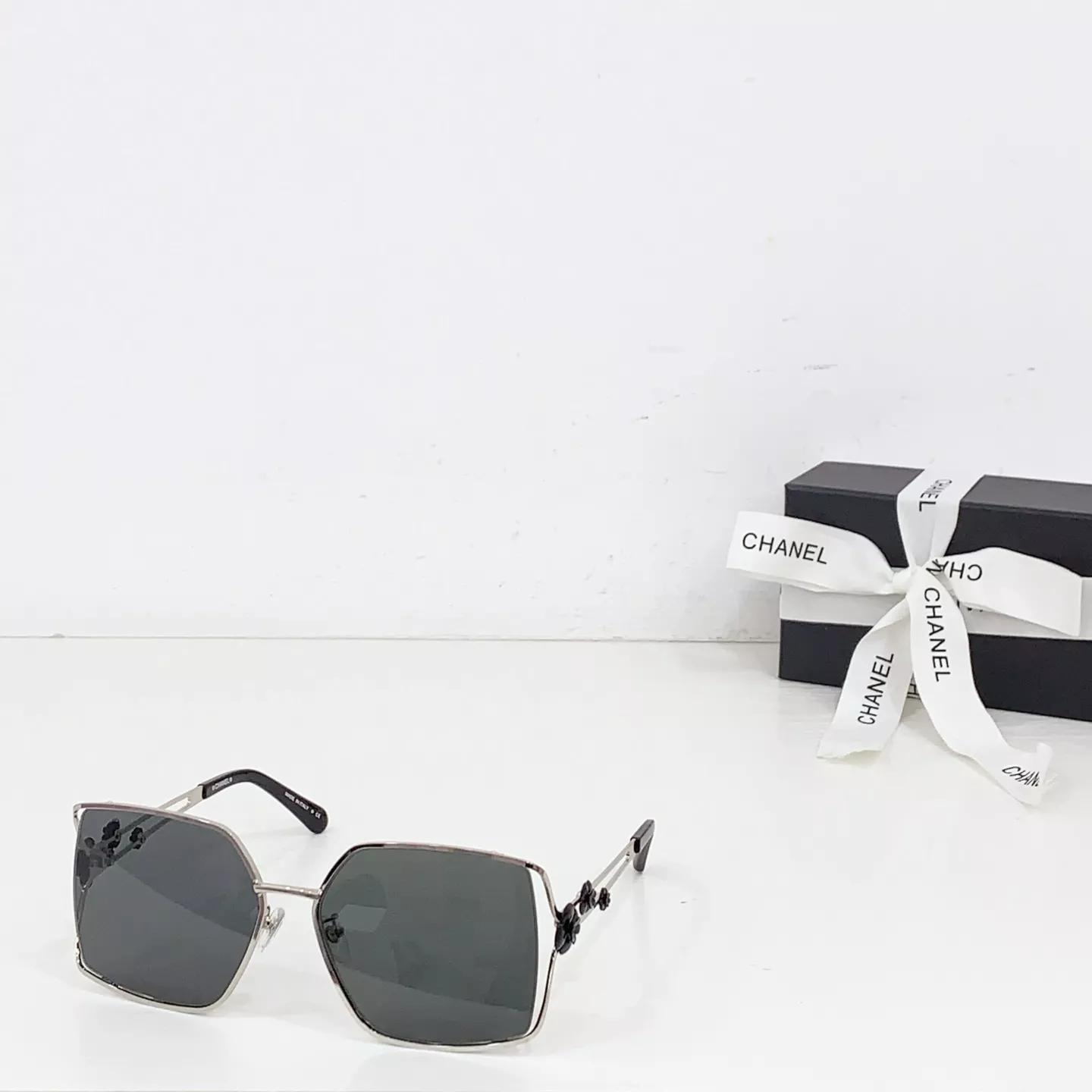 Chanel AAA Quality Sunglasses Affordable 8727