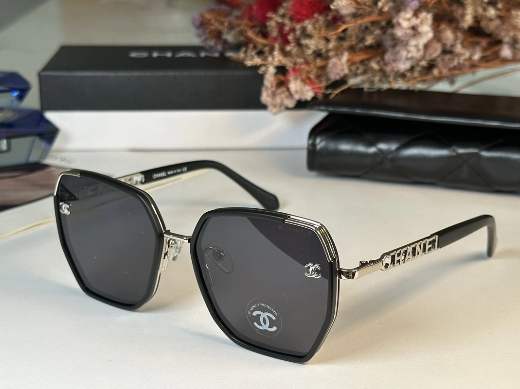 Chanel AAA Quality Sunglasses Bold 4205