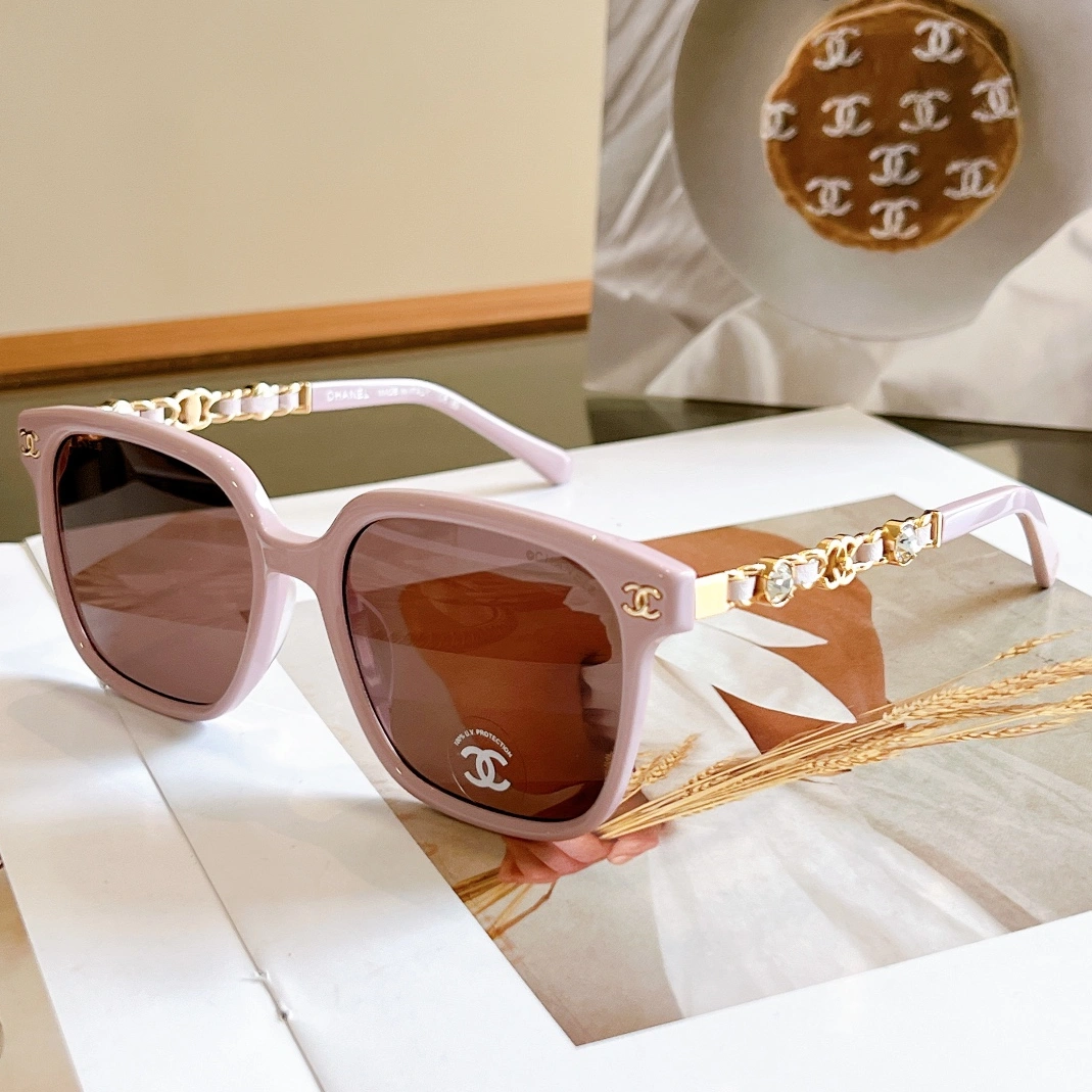 Chanel AAA Quality Sunglasses Bright 5475