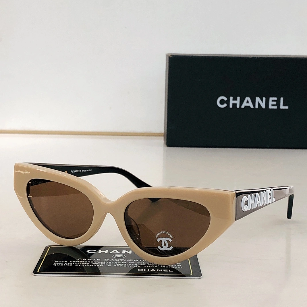 Chanel AAA Quality Sunglasses Comfortable 5755