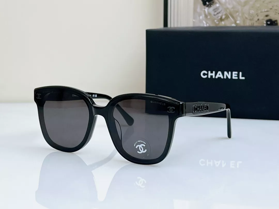 Chanel AAA Quality Sunglasses Comfortable 7490