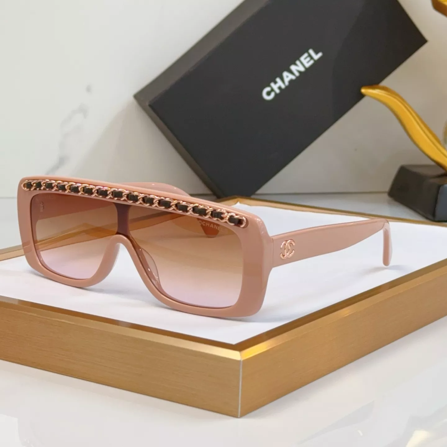 Chanel AAA Quality Sunglasses Compact 9544
