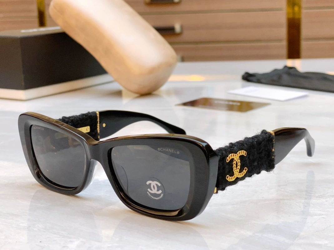 Chanel AAA Quality Sunglasses Cozy 9325